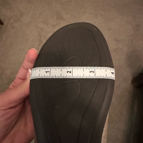 Sesto Meucci Ellen Gold Hexagon Laser Cut Back Zip Open Toe Shoes Womens - Picture 6 of 7